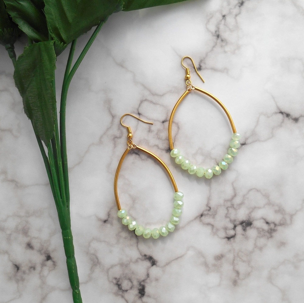 🆕️ Lexi Hoop Beaded Earrings - Picture 4 of 8